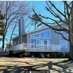 Chalet By The Bay - Sleeps 12